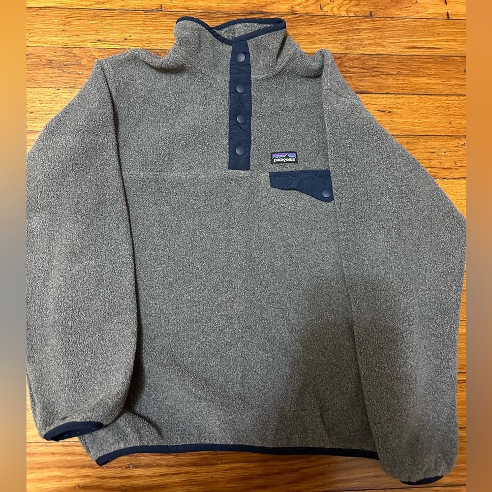 Patagonia boys sweater size 10